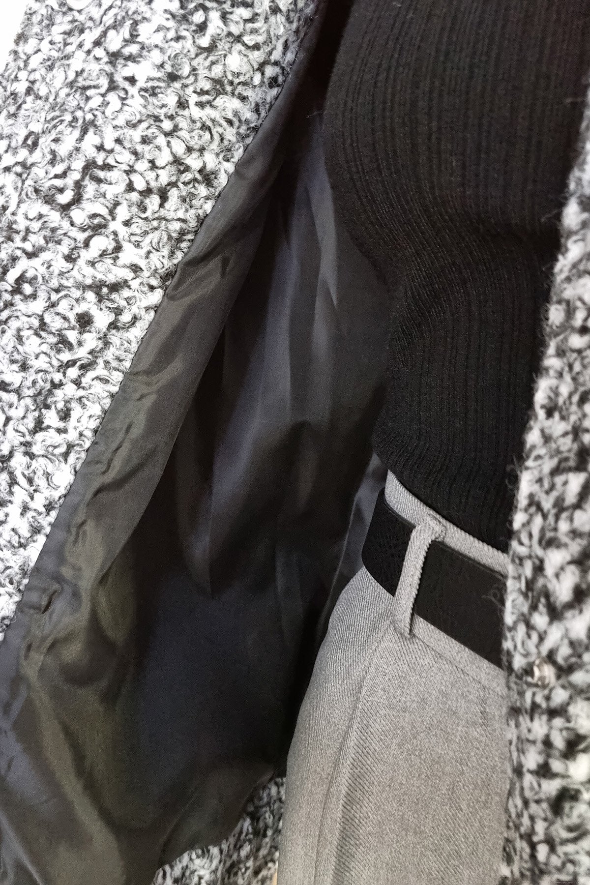 Veste oversize en bouclette à boutons-pression sur le devant